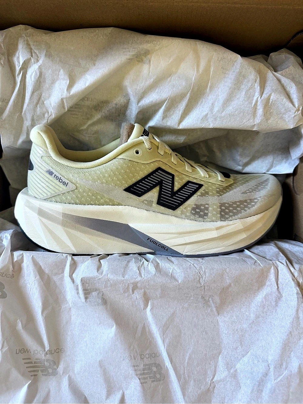 New Balance FuelCell Rebel v5 Women's Running Shoes US 7.5 new in box